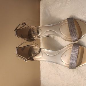 Silver gleaming dress sandal